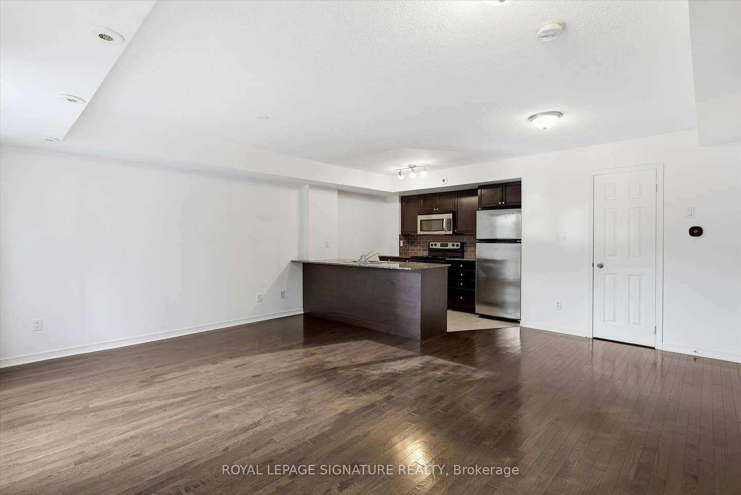 5 Elsie Lane TH135, Toronto, ON M6P 3N3