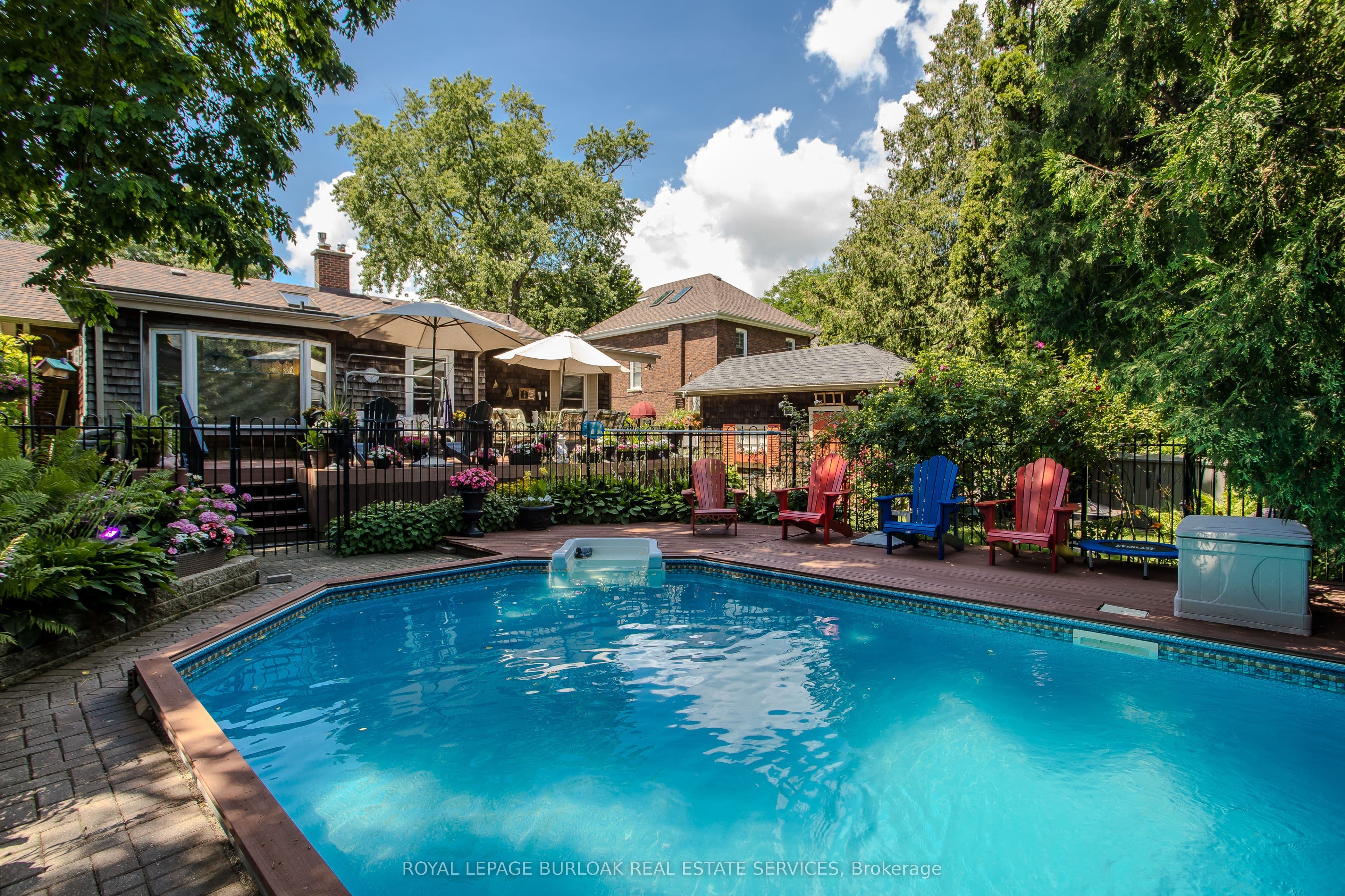 569 Locust Street, Burlington, ON L7S 1V7