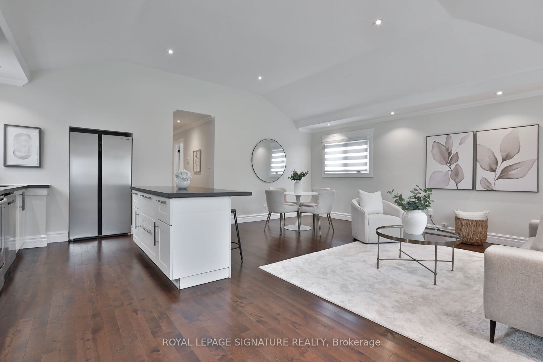 17 Flora Drive, Toronto, ON M1P 1A1
