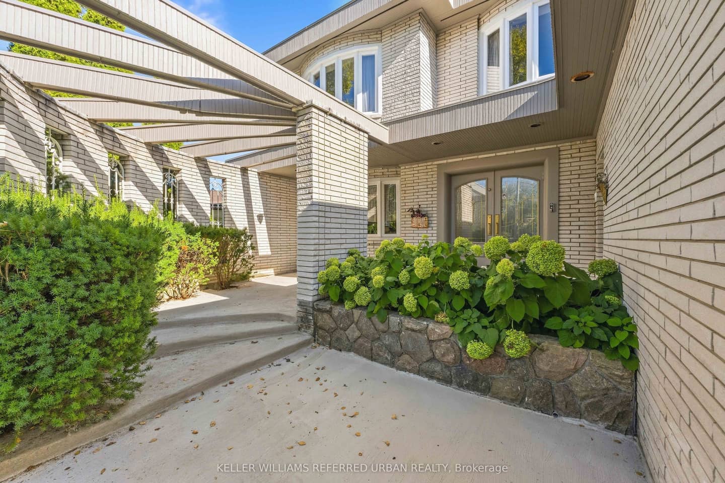 23 Brockington Crescent, Toronto, ON M3H 4S9