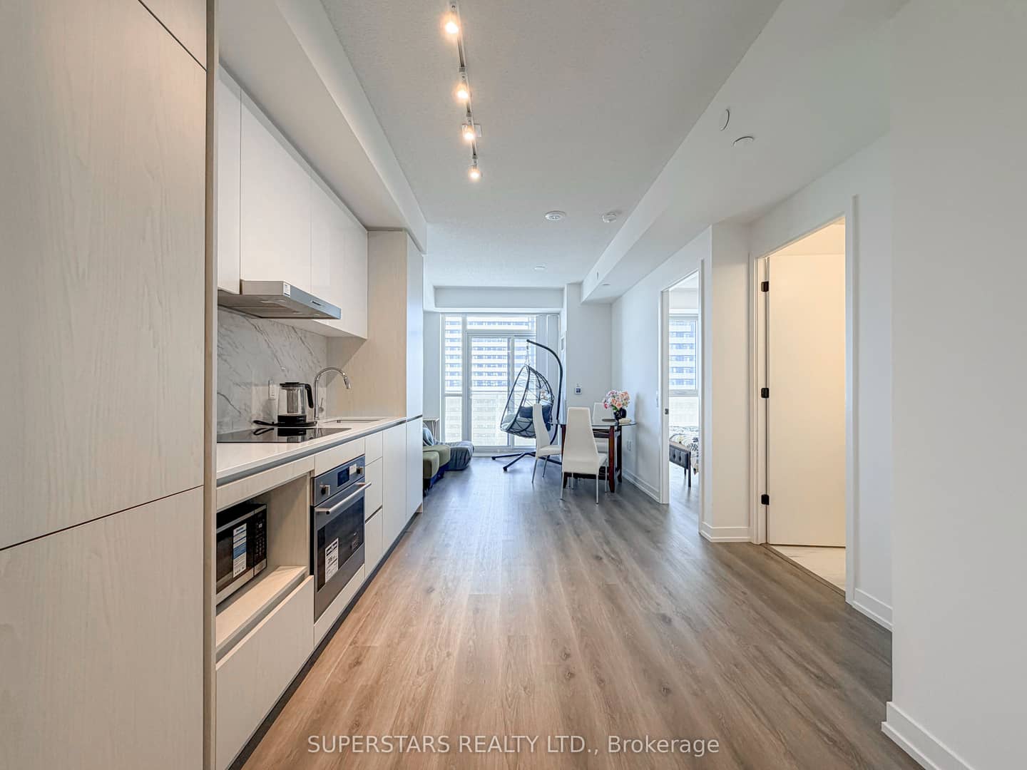 28 Interchange Way 2002, Vaughan, ON L4K 0P8