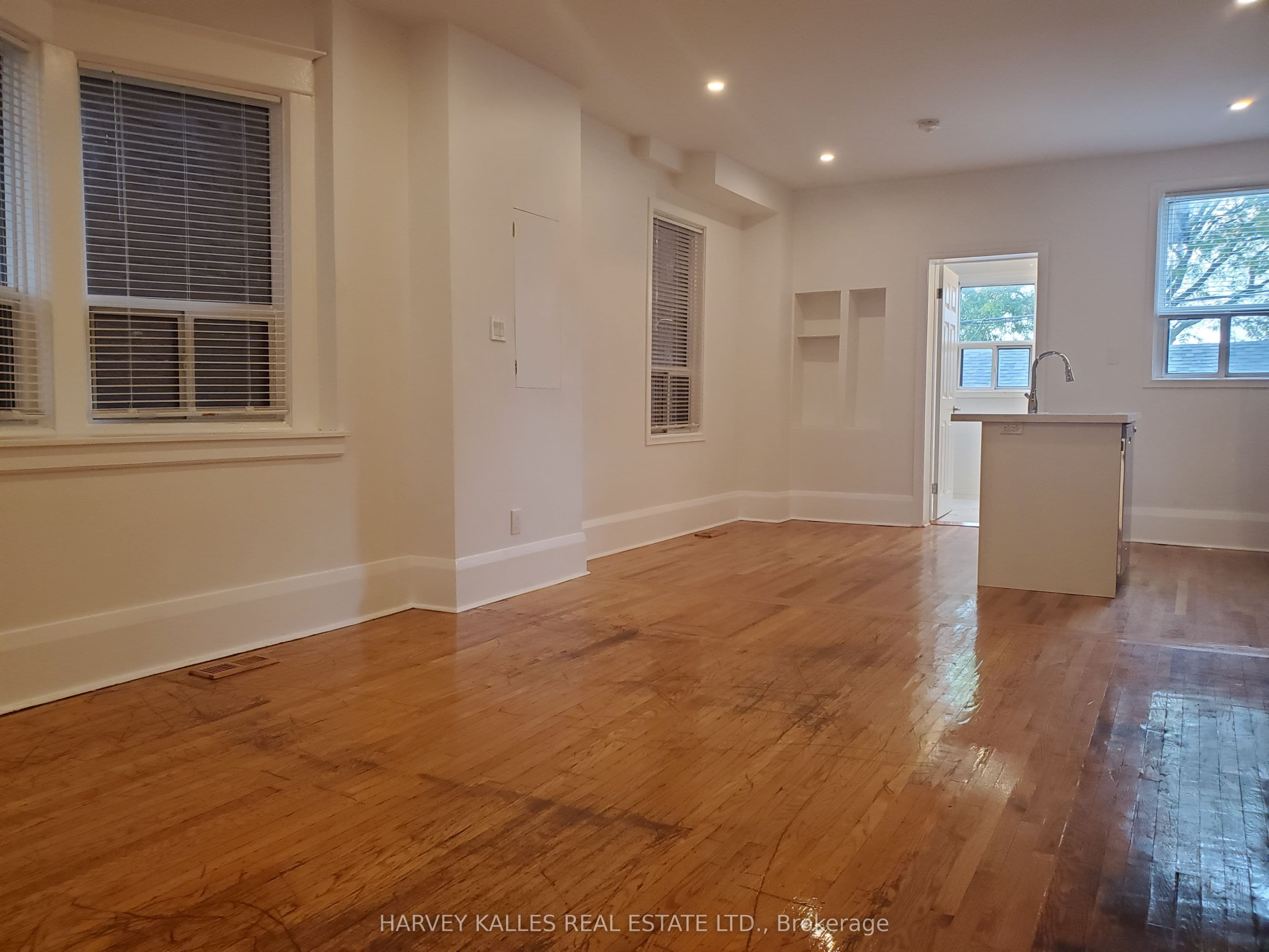 1300 Lansdowne Avenue Main, Toronto, ON M6K 2V9