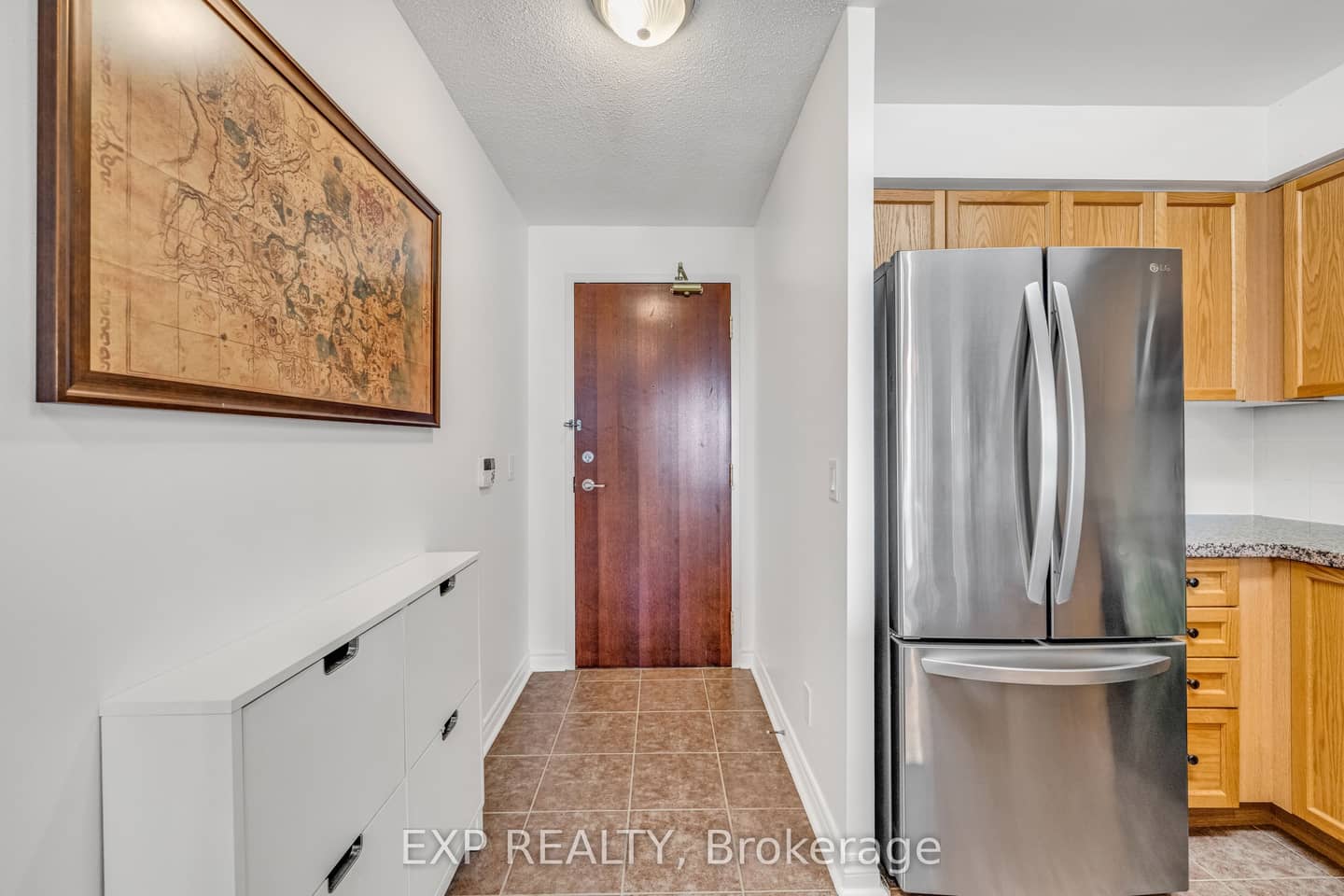 5 Michael Power Place 709, Toronto, ON M9A 0A3