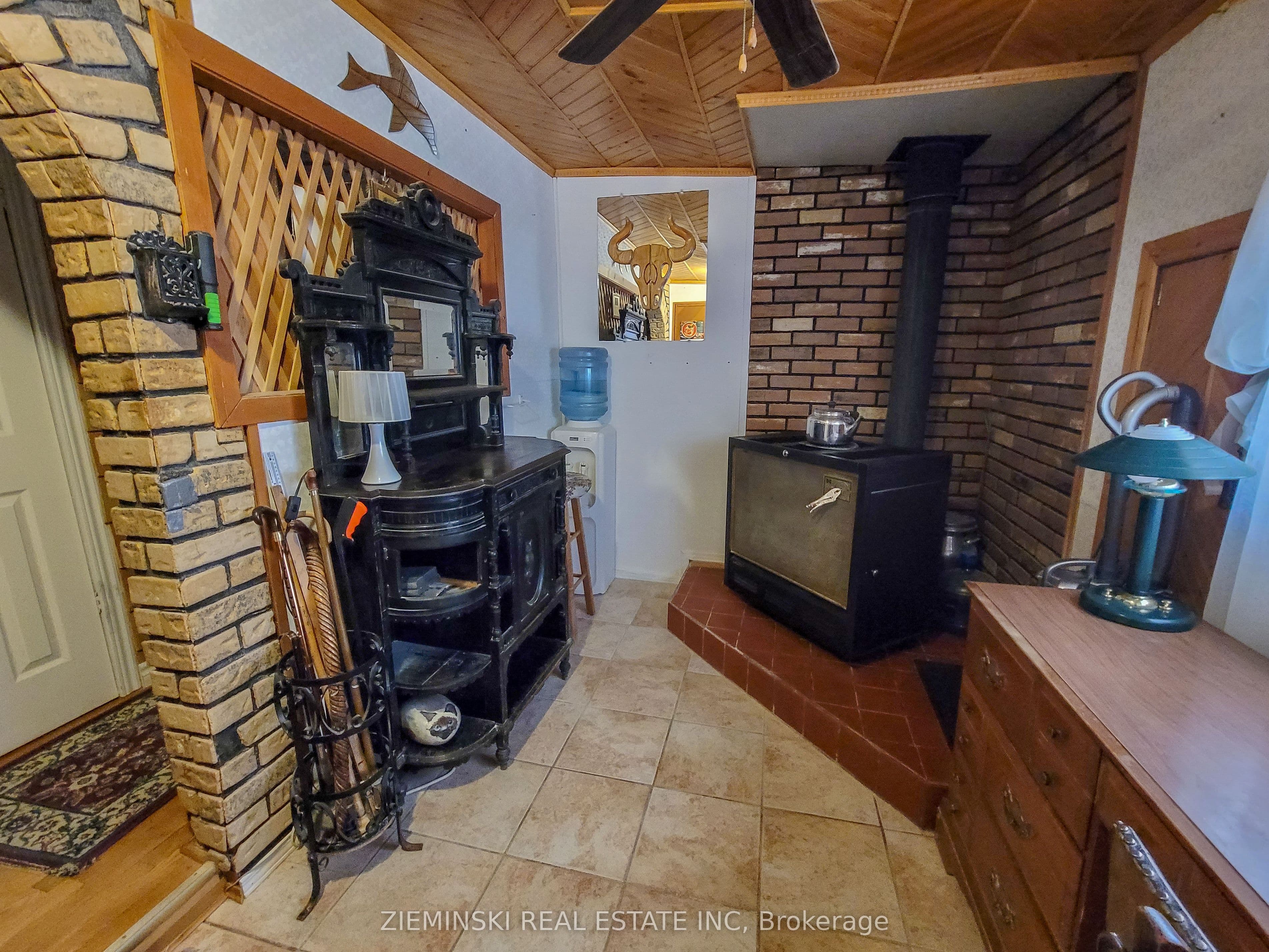 18-8885 Hwy 11 Highway, Iroquois Falls, ON P0K 1G0