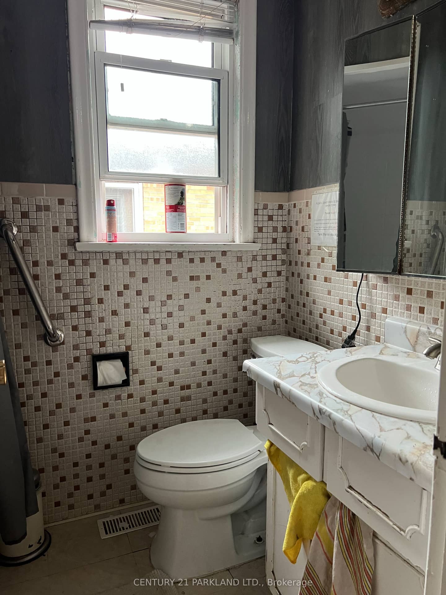 125 North Carson Street, Toronto, ON M8W 4C7
