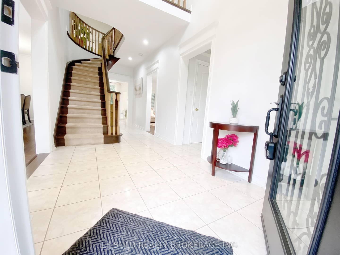 76 Larratt Lane, Richmond Hill, ON L4C 0E2