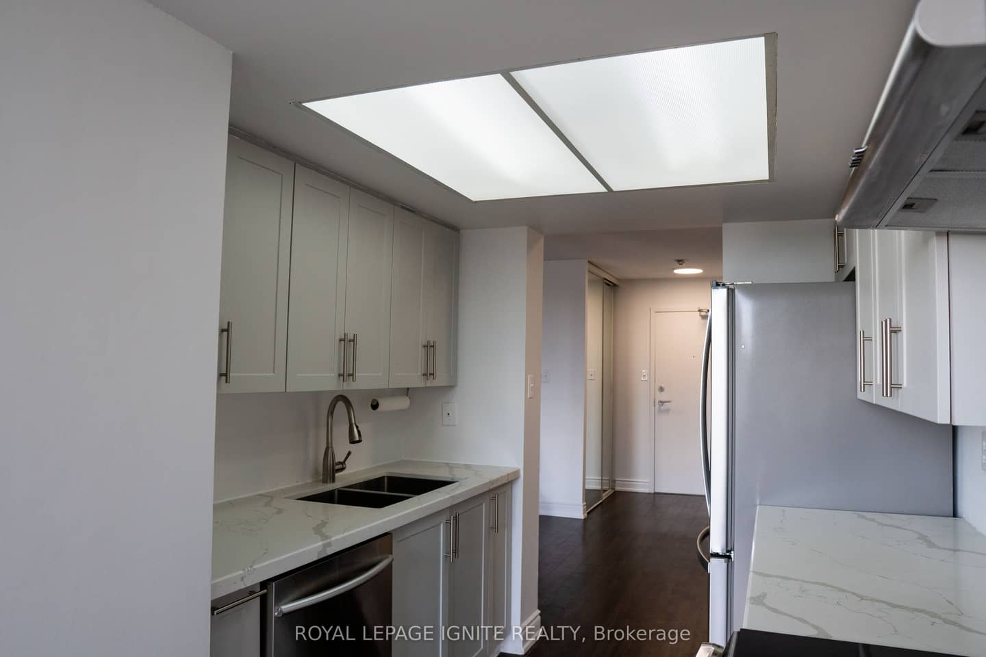 5 Rowntree Road 1010, Toronto, ON M9V 5G9