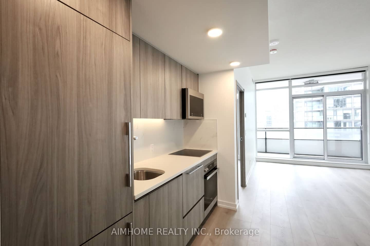 38 Widmer Street 2205, Toronto, ON M5V 0P7