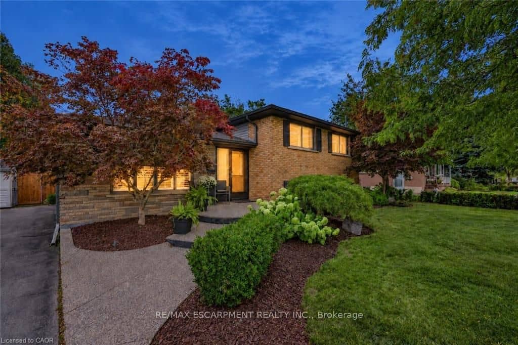 194 Foxbar Road, Burlington, ON L7L 2Z9