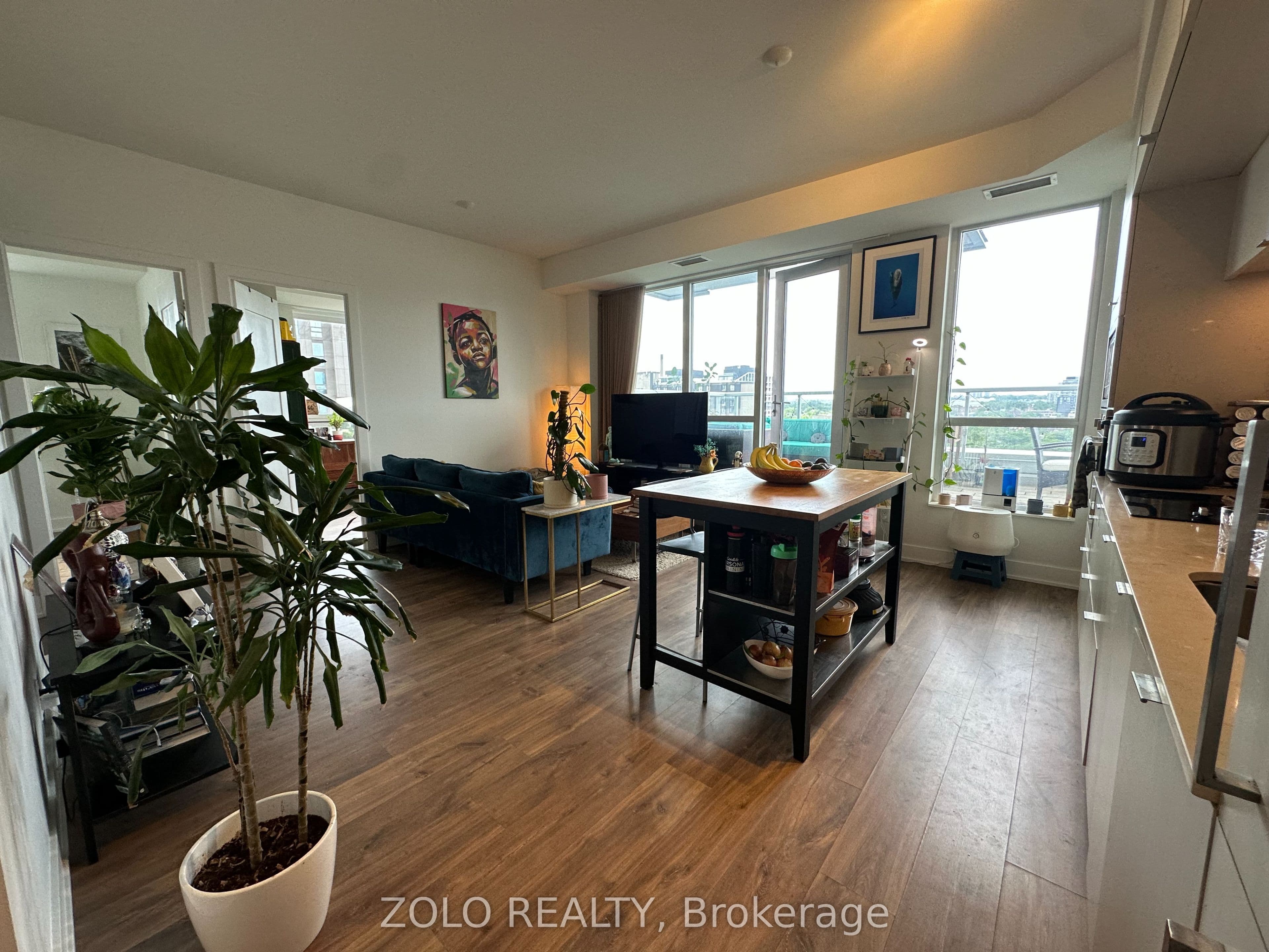 38 Cameron Street 1105, Toronto, ON M5T 0C3