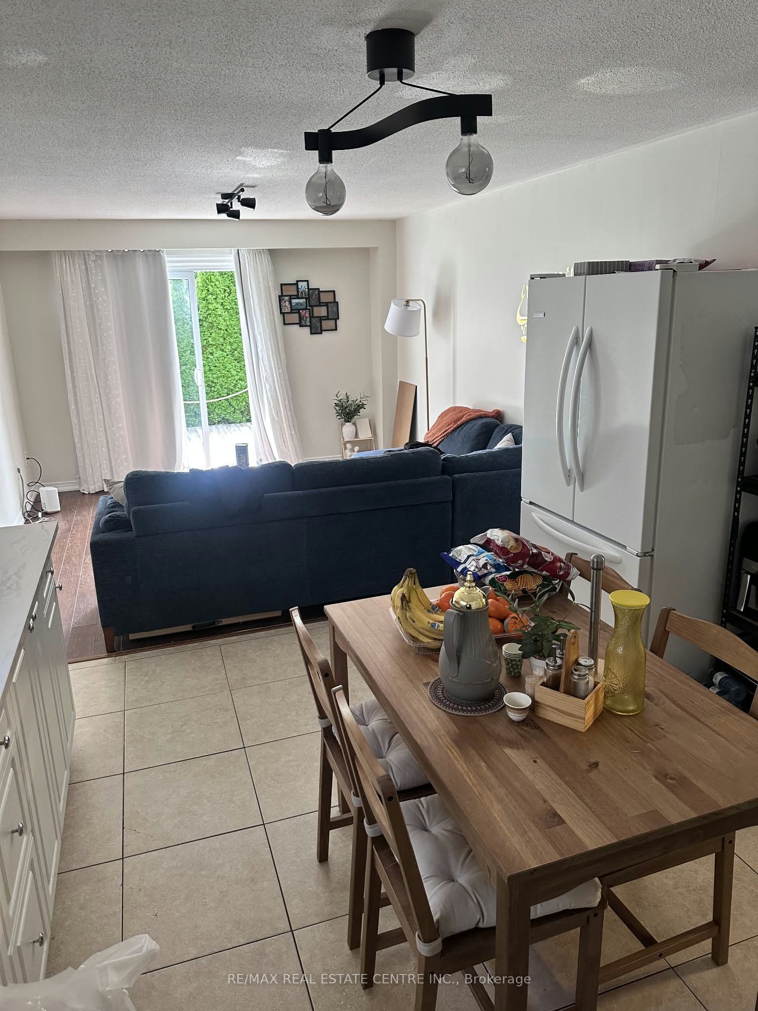 3324 Strabane Drive, Mississauga, ON L5C 1W7