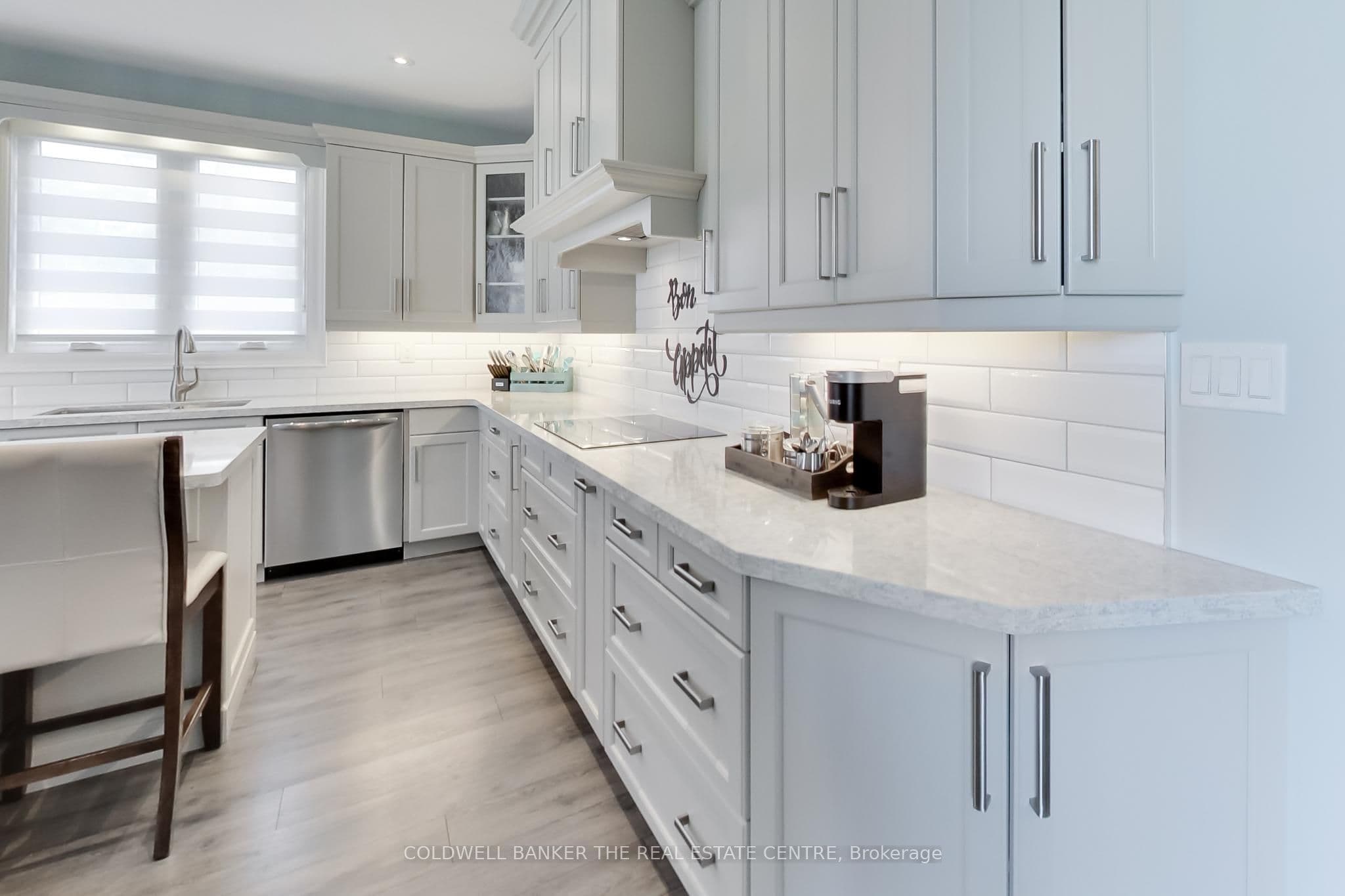224 Lakeshore Road E, Oro-Medonte, ON L0L 2E0
