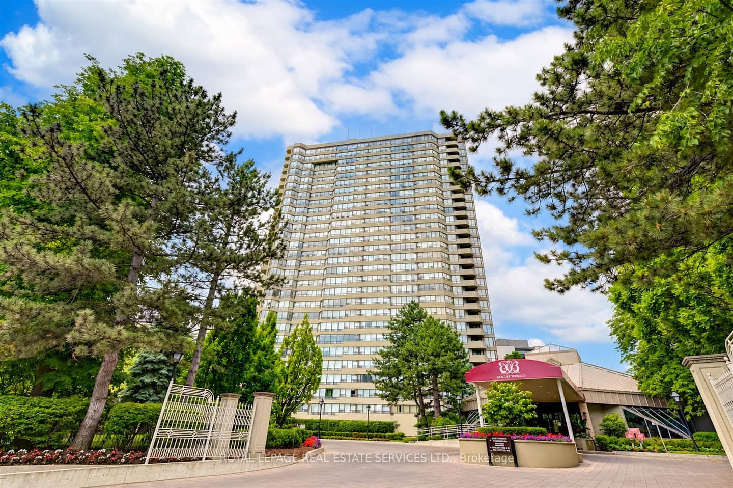 1320 Islington Avenue 2206, Toronto, ON M9A 5C6