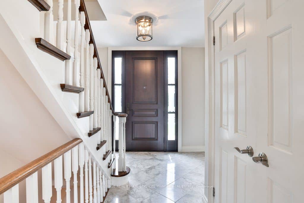 1163 Cayente Place, Mississauga, ON L5H 3B9