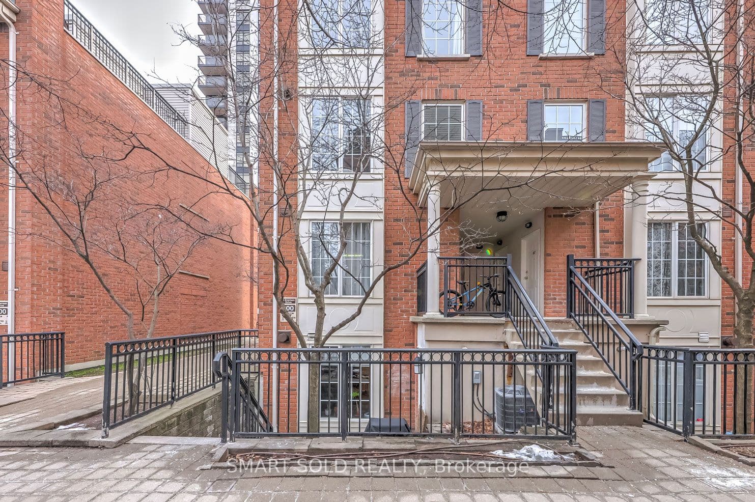 3 Everson Drive 679, Toronto, ON M2N 7C2