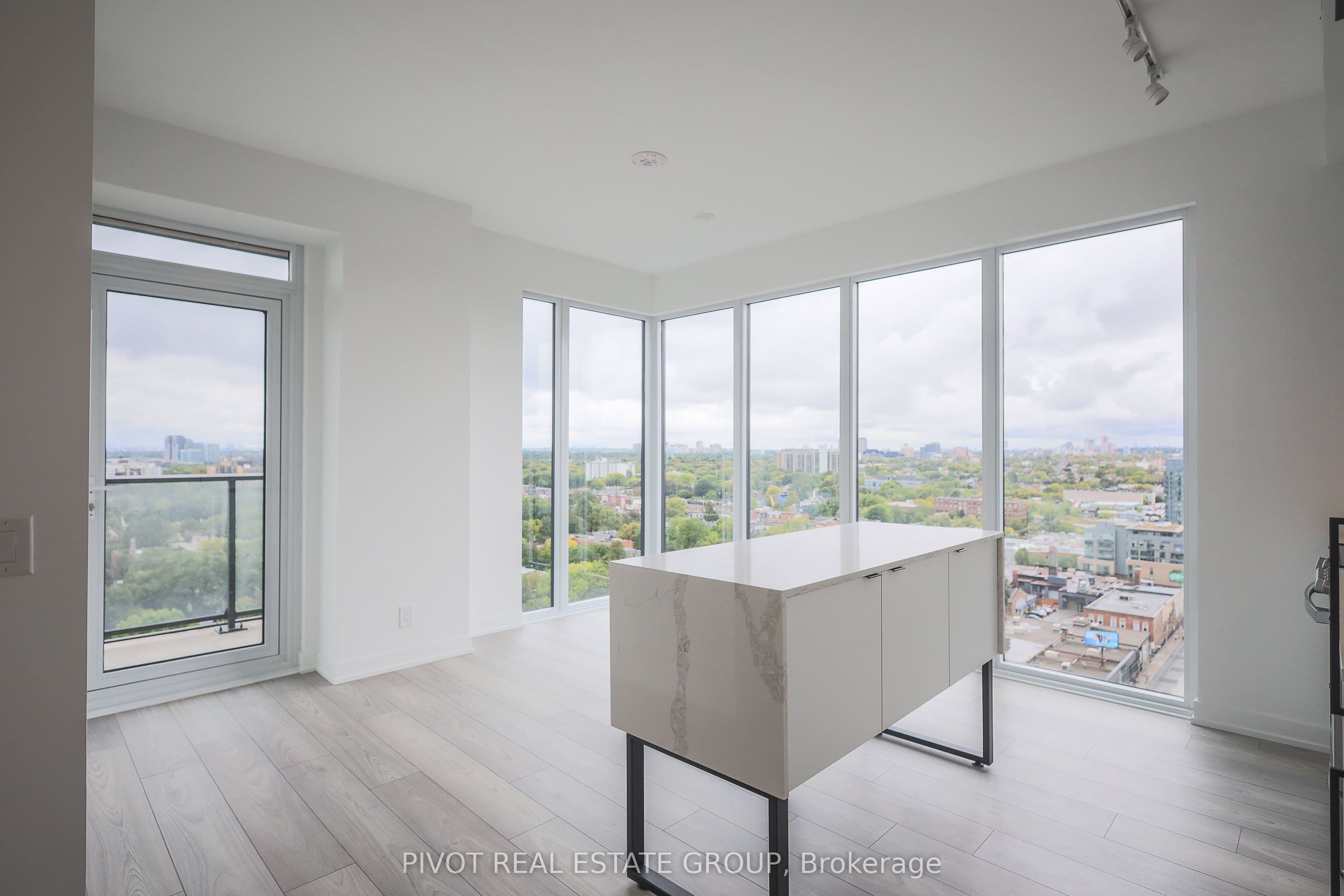 285 Dufferin Street 1508, Toronto, ON M6K 0J2