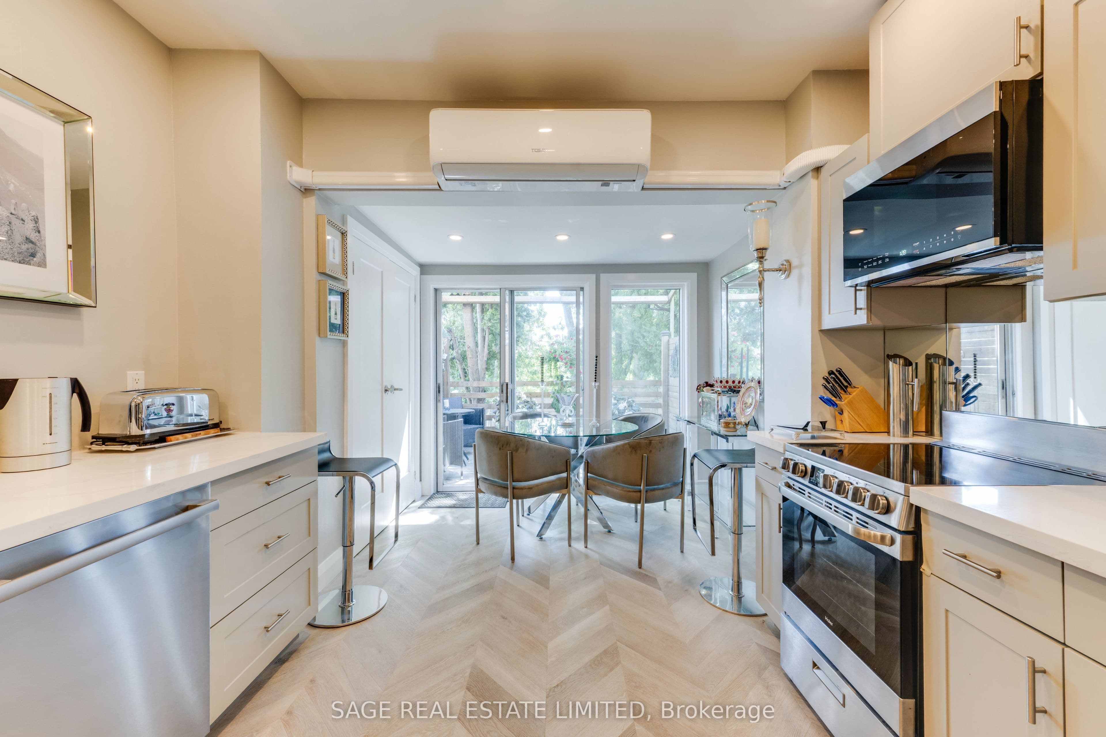 241 Langley Avenue, Toronto, ON M4K 1C1