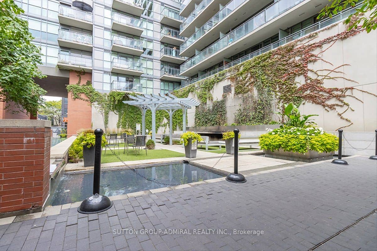 775 King Street W 221, Toronto, ON M5V 2K3