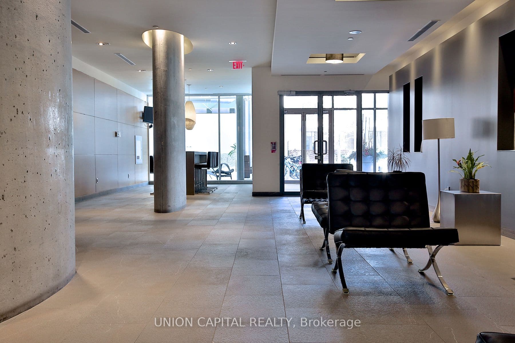 11 Brunel Court 2809, Toronto, ON M5V 3Y3