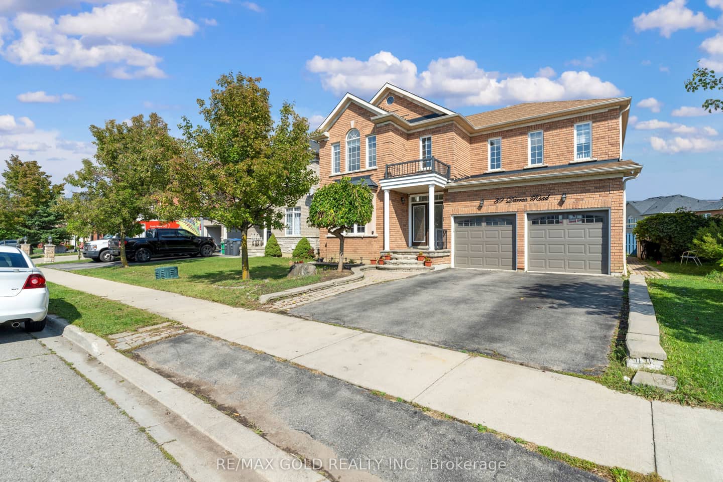 39 Darren Road, Brampton, ON L6P 1Z5