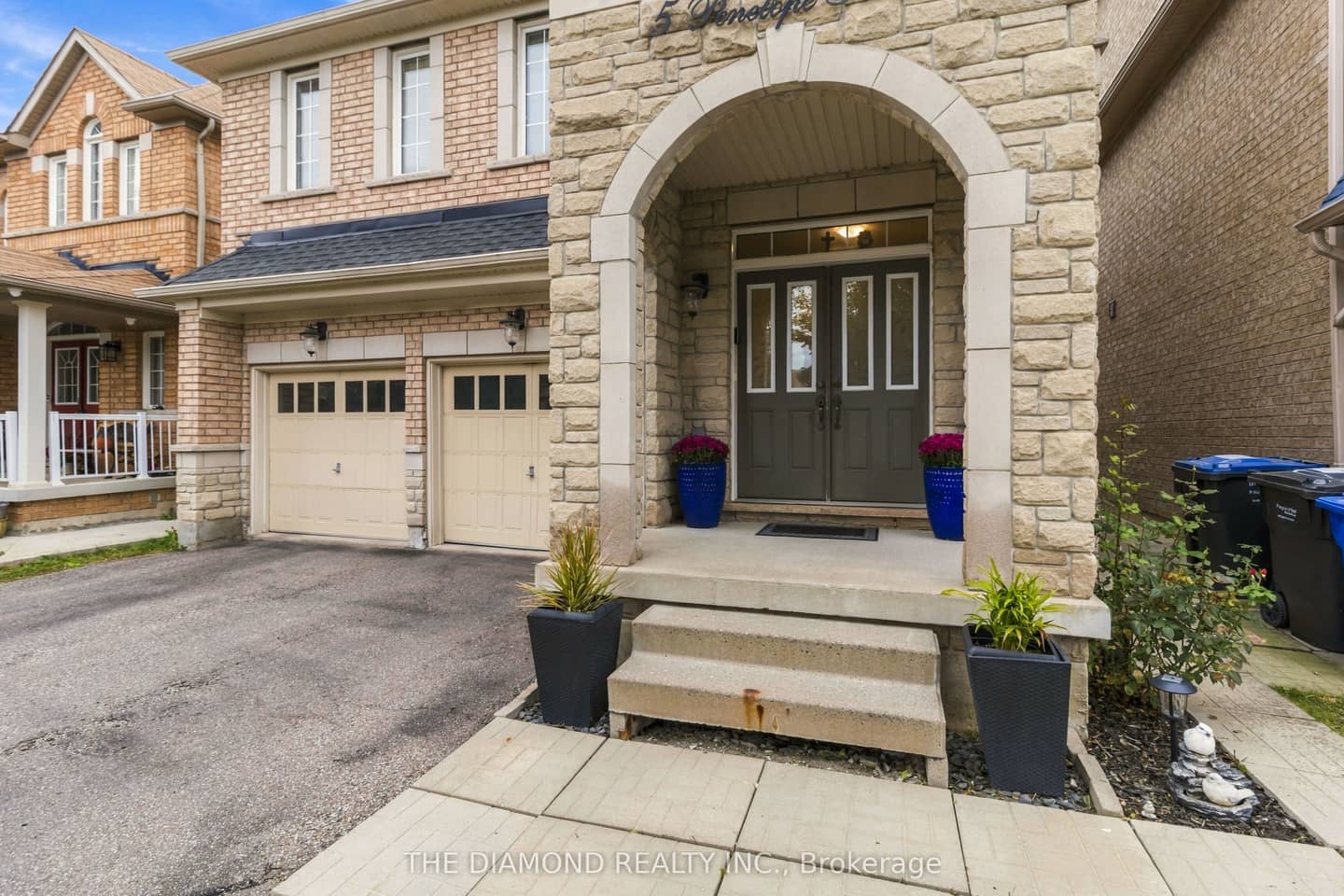 5 Penelope Street, Brampton, ON L6P 3H7