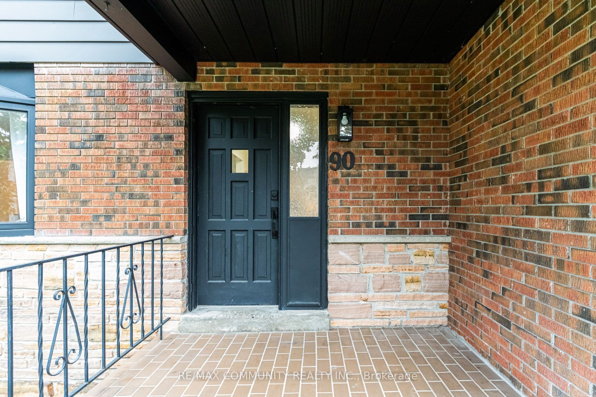 90 Euclid Avenue, Toronto, ON M1C 1J9
