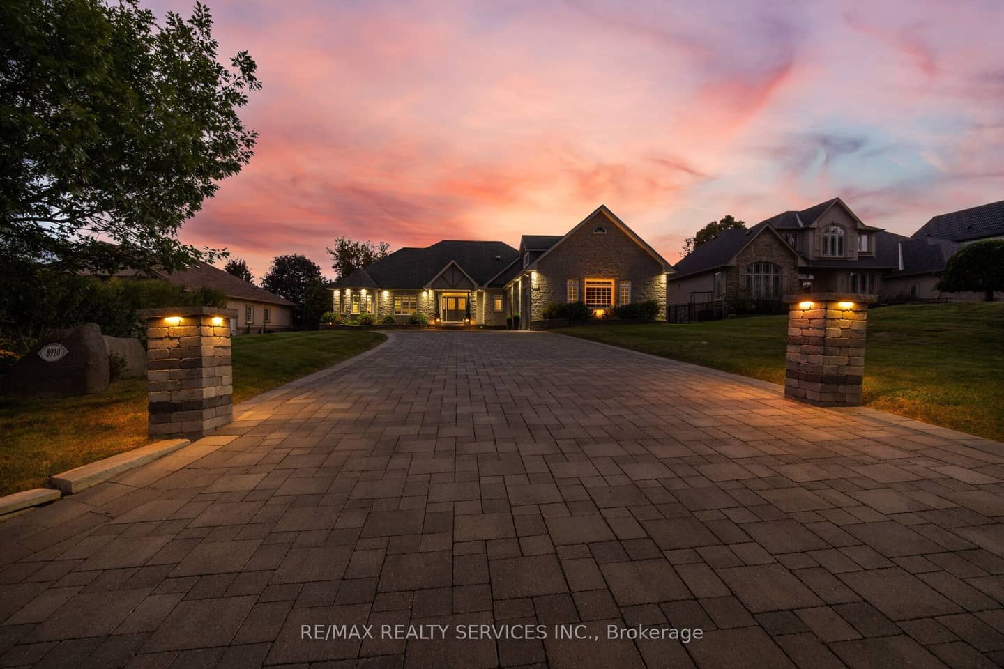8910 Creditview Road, Brampton, ON L6Y 0G4
