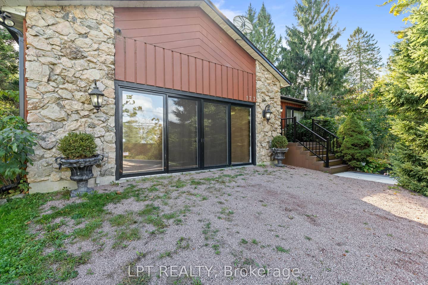 177 Hedge Road, Georgina, ON L0E 1R0