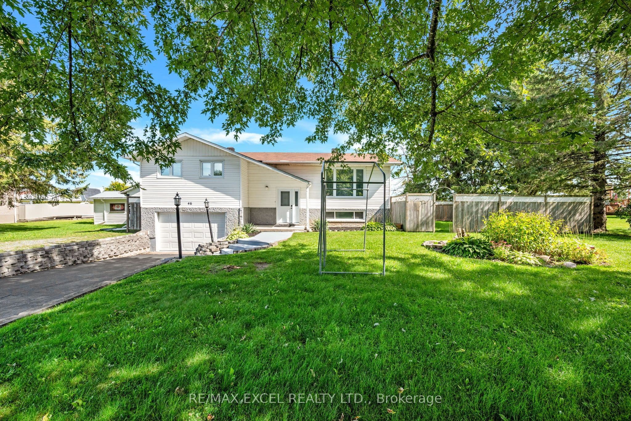 46 QUEEN Street, North Stormont, ON K0A 1R0