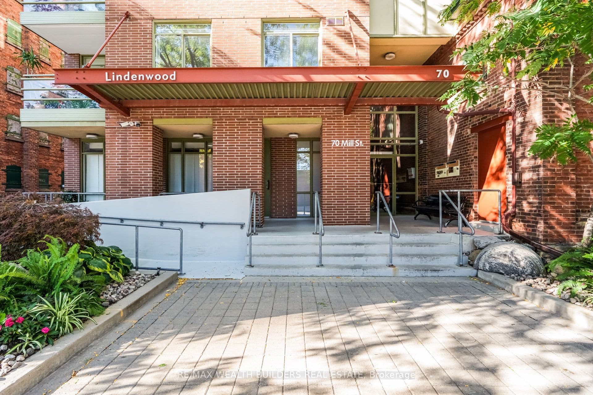 70 Mill Street SP09, Toronto, ON M5A 4R1