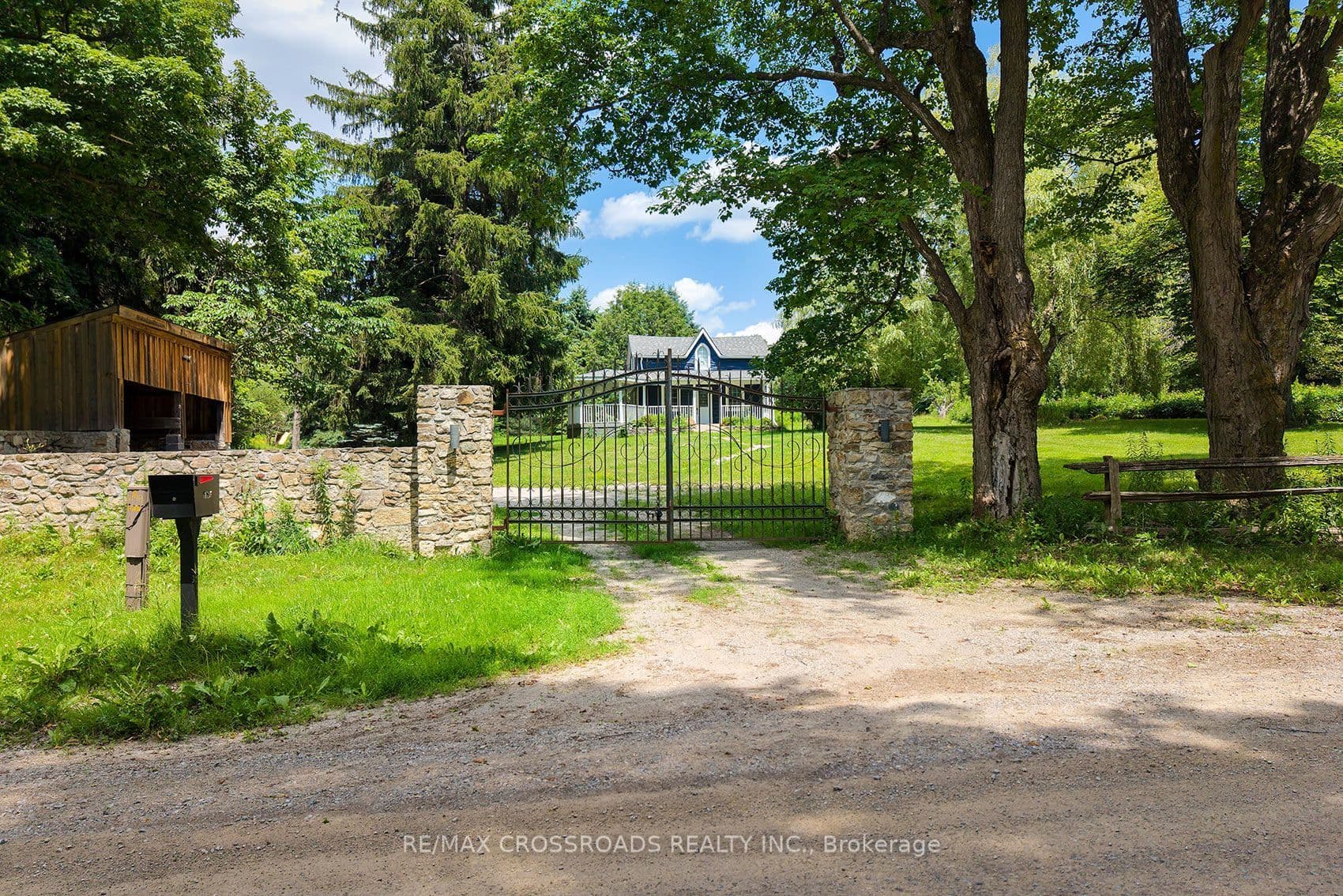 15135 Rockside Road, Caledon, ON L7C 1V4