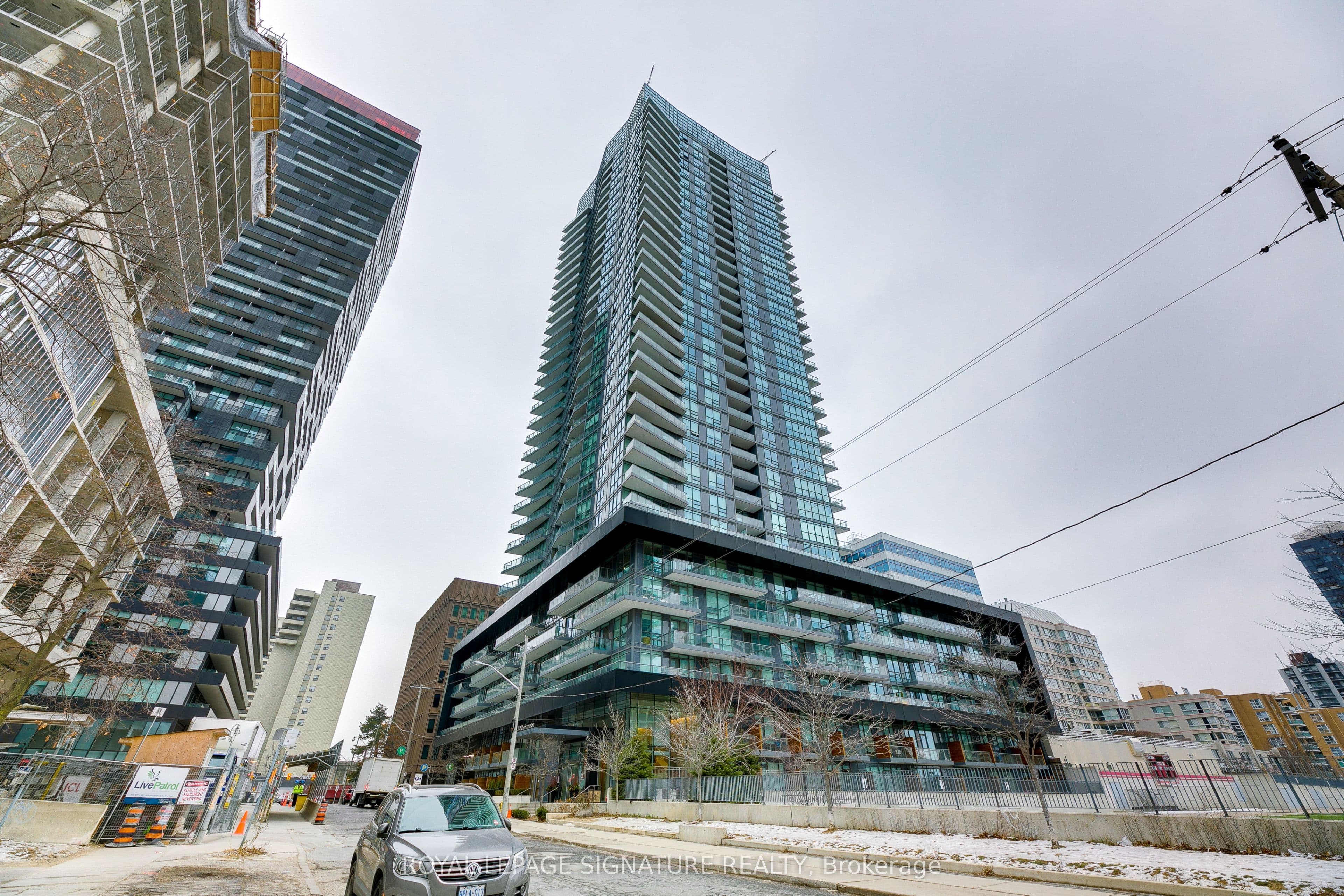 30 Roehampton Avenue 806, Toronto, ON M4P 0B9