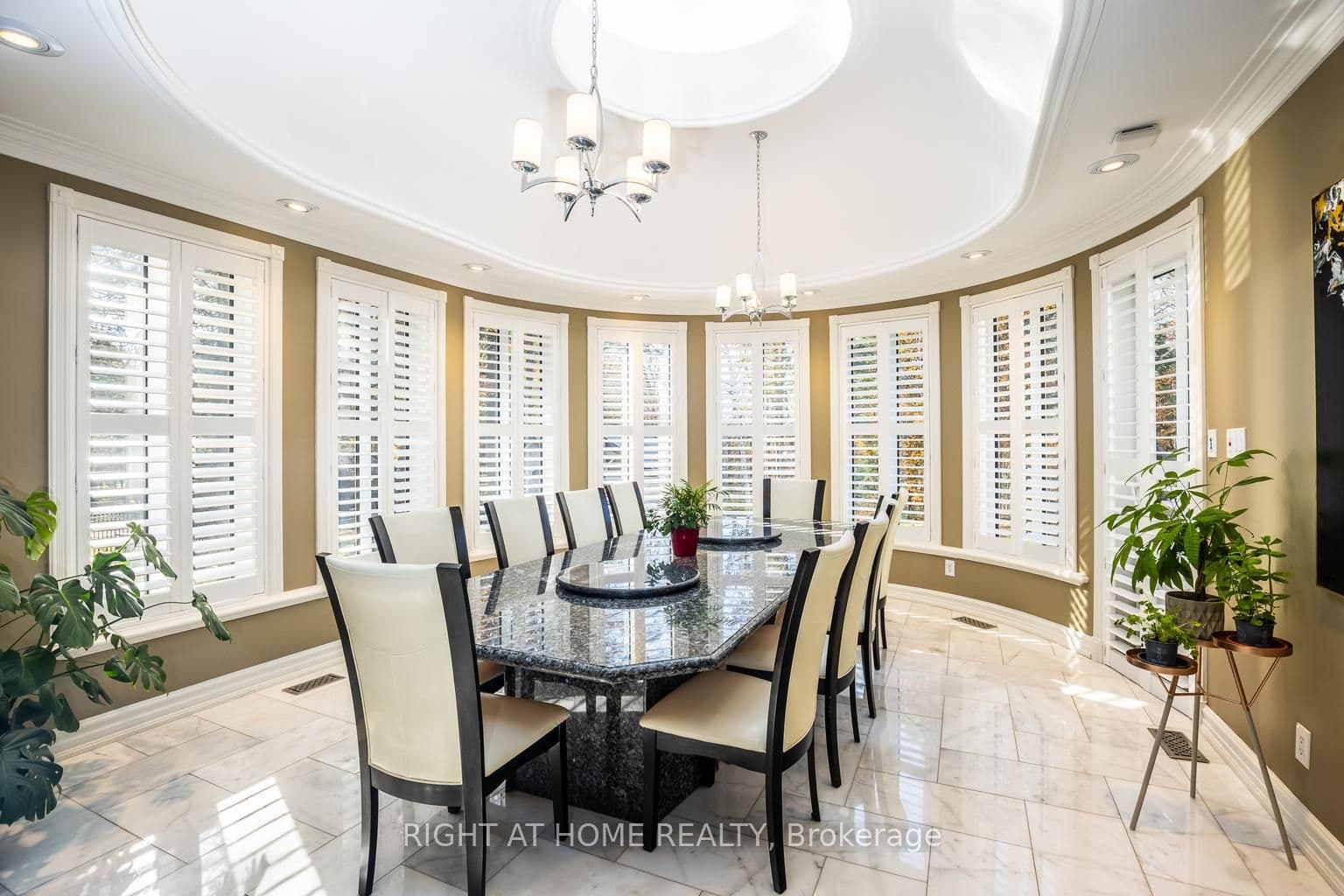 38 Sugarbush Court, Vaughan, ON L4L 2Z2