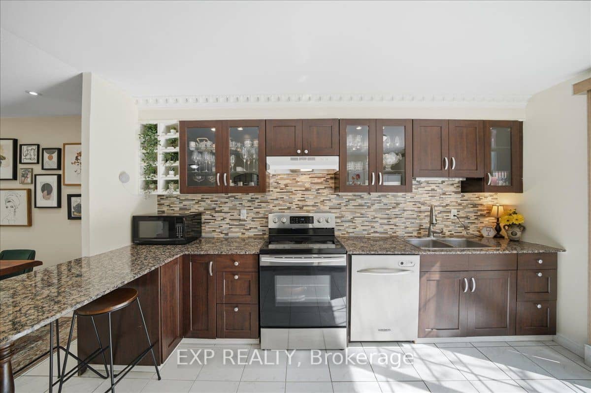 1055 Dundas Street E 167, Mississauga, ON L4Y 3X6