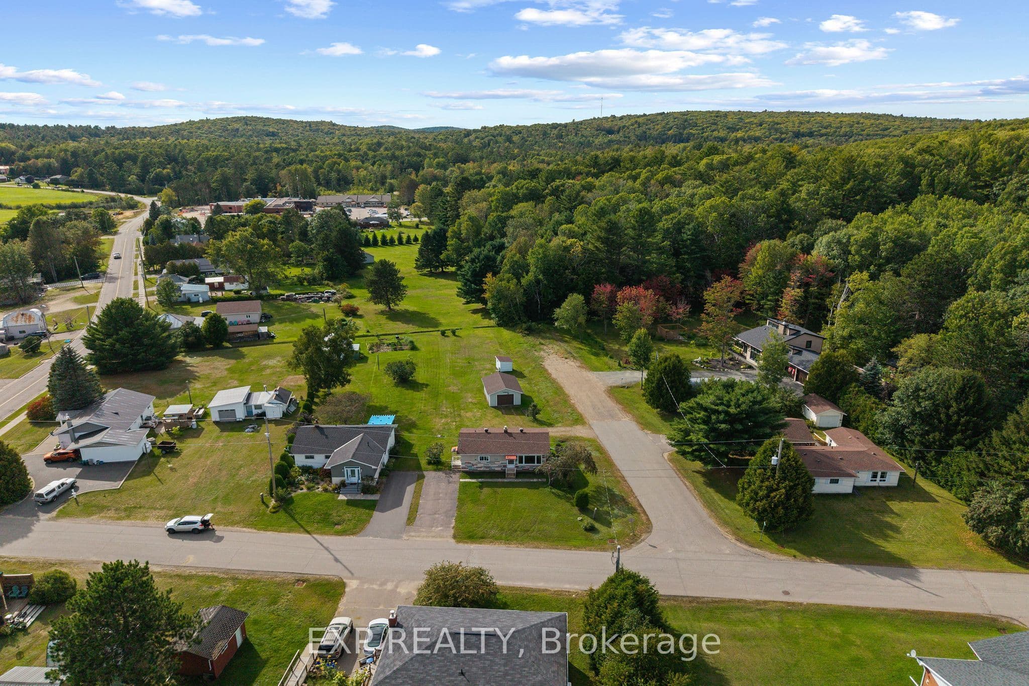 17 Casey Street, Madawaska Valley, ON K0J 1B0