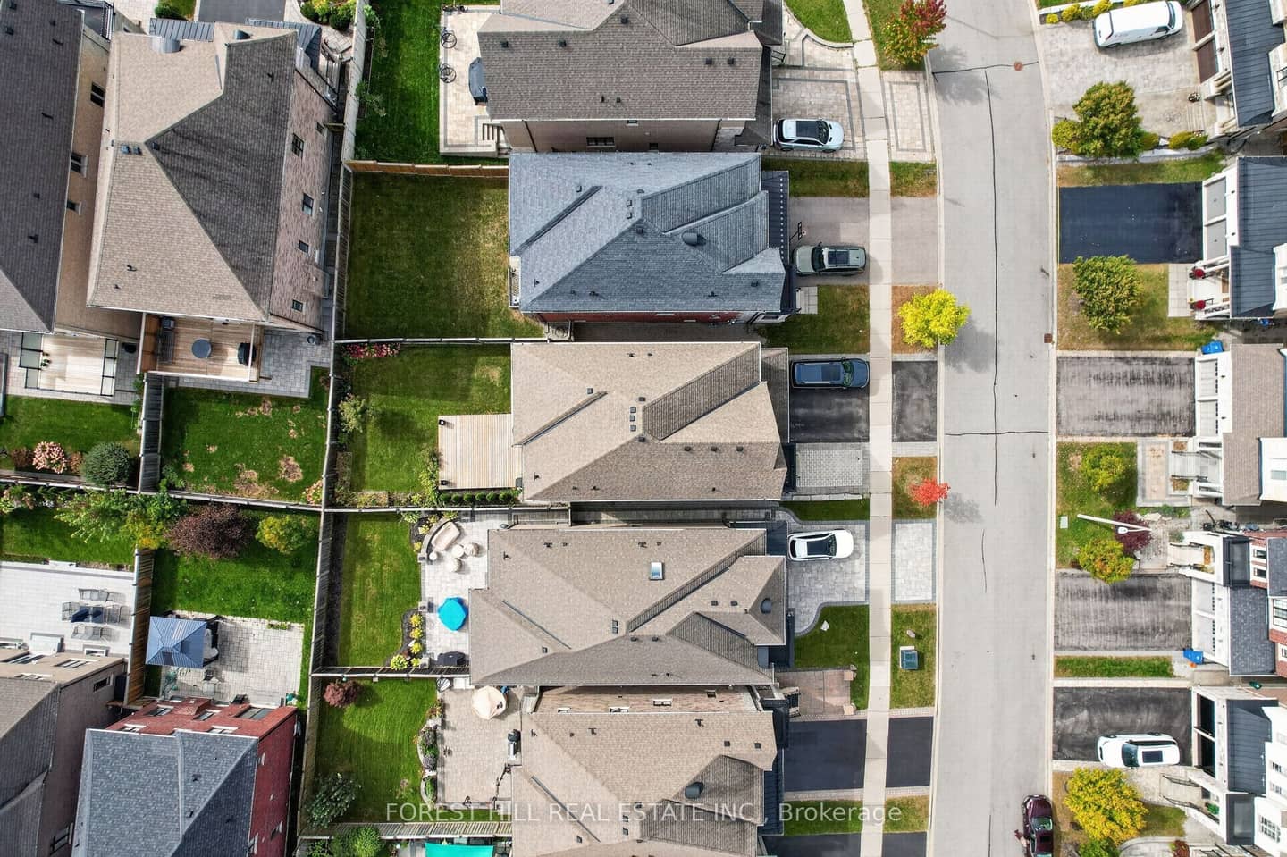 18 Hackwood Crescent, Aurora, ON L4G 0V1