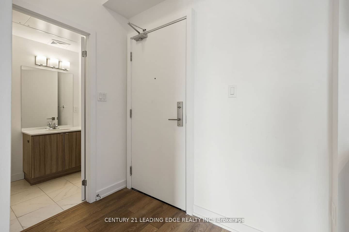2433 Dufferin Street 708, Toronto, ON M6E 0B4