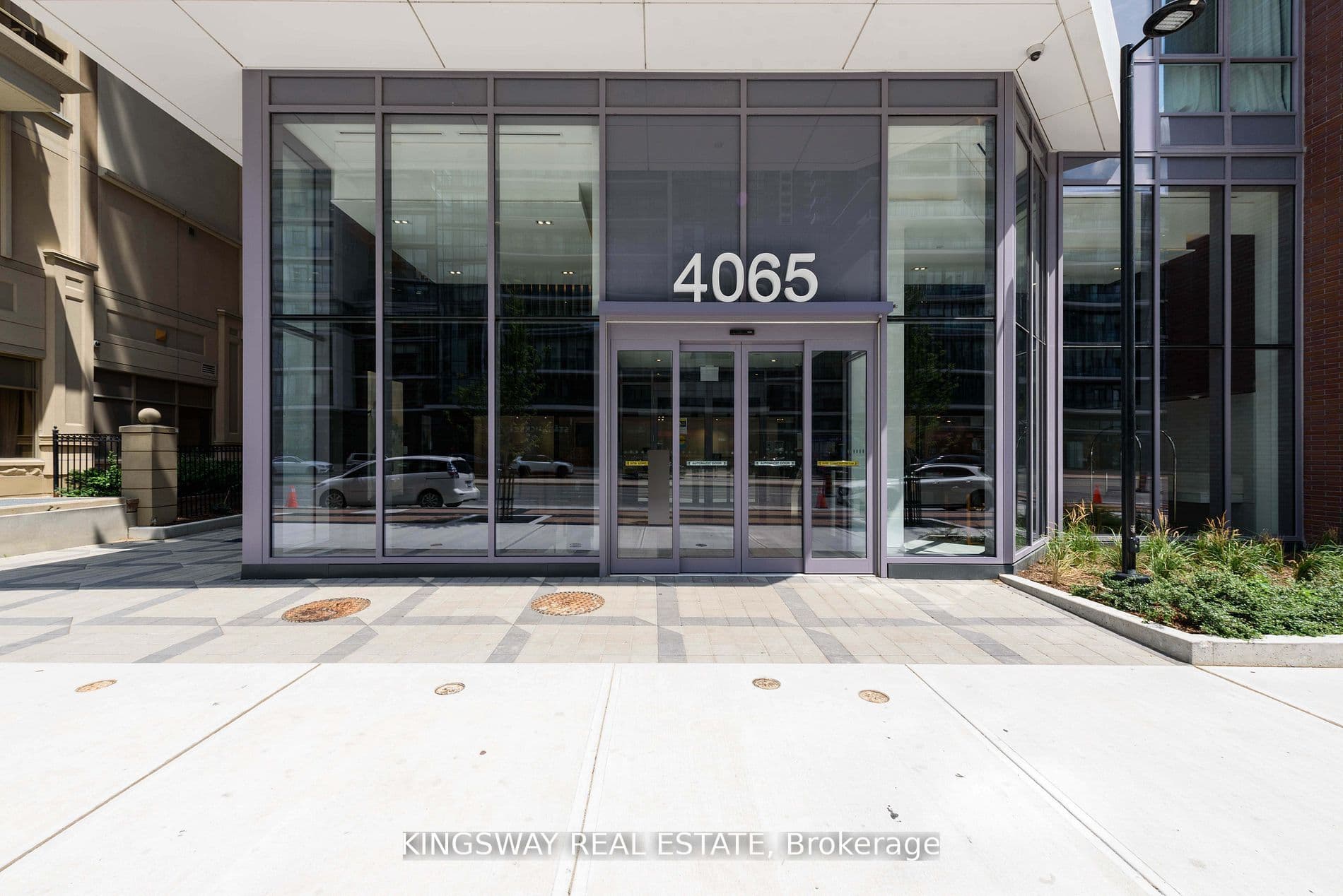 4065 Confederation Parkway 3203, Mississauga, ON L5B 0L4