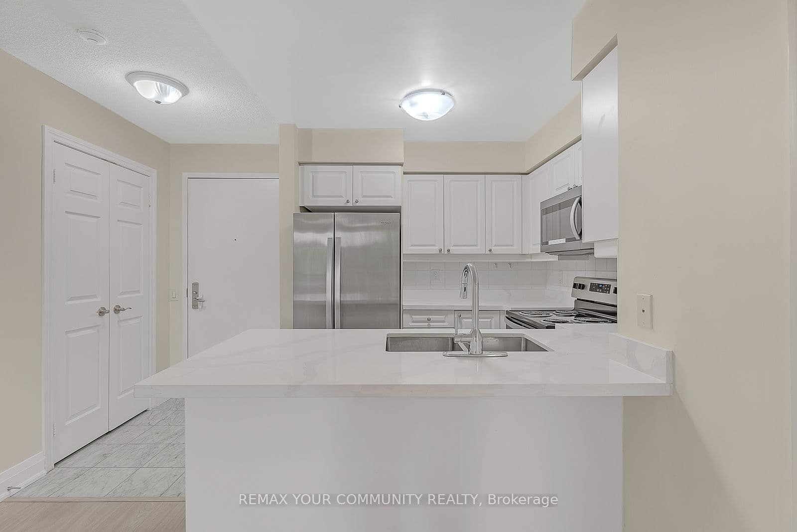 80 Harrison Garden Boulevard 318, Toronto, ON M2N 7E3