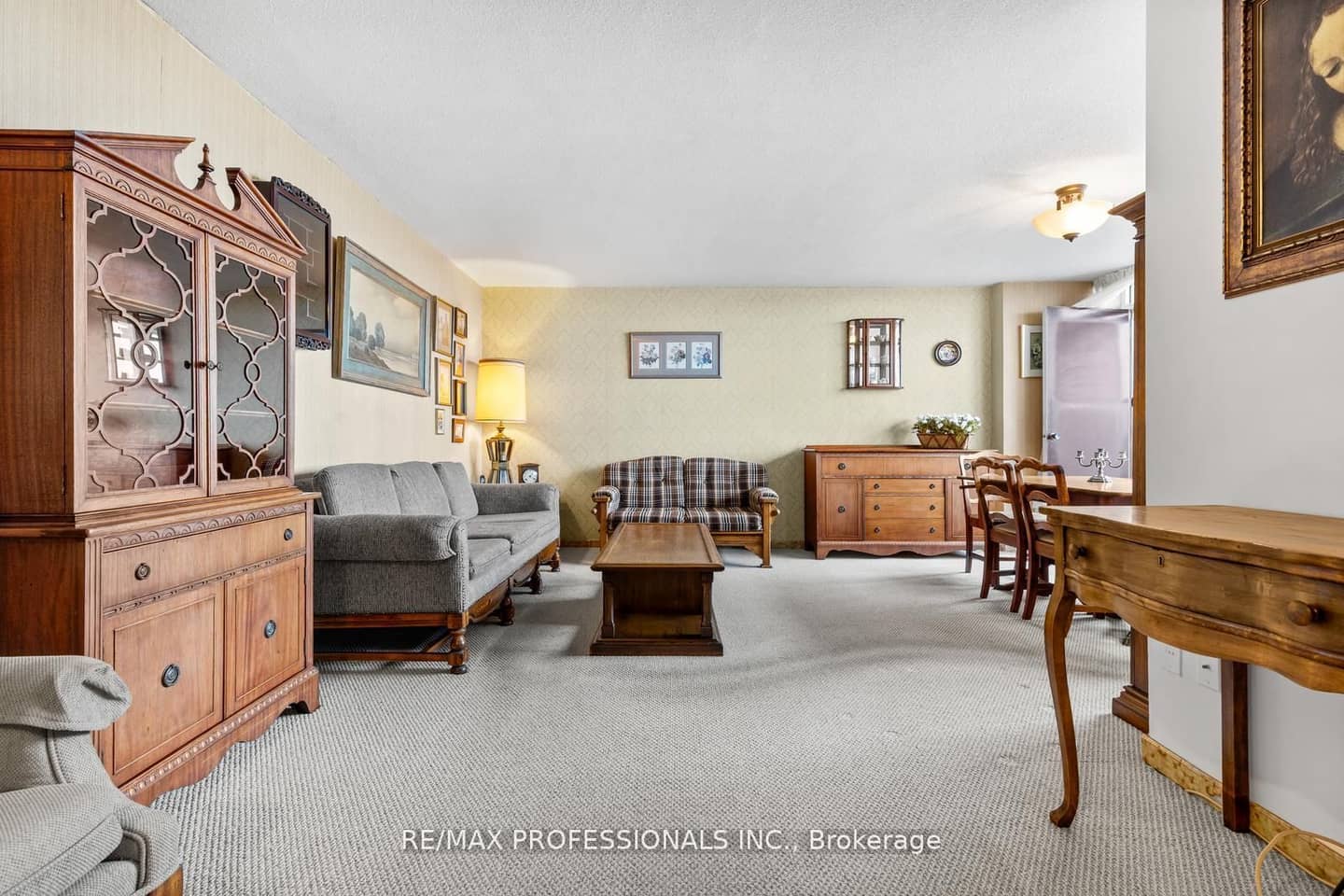 180 Markham Road 1704, Toronto, ON M1M 2Z9