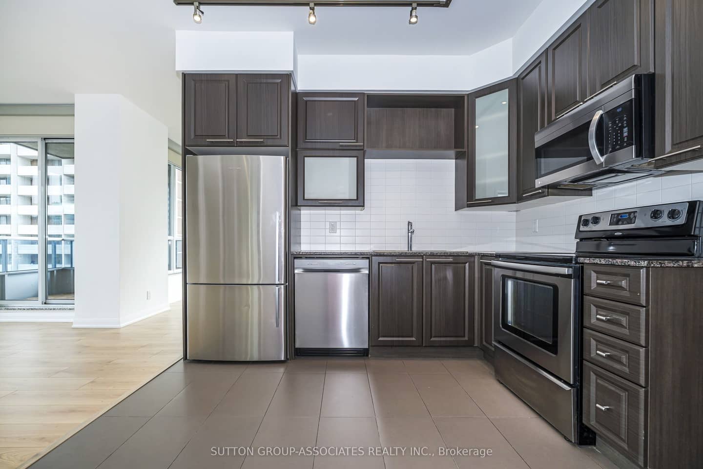 500 Sherbourne Street 703, Toronto, ON M4X 1L1
