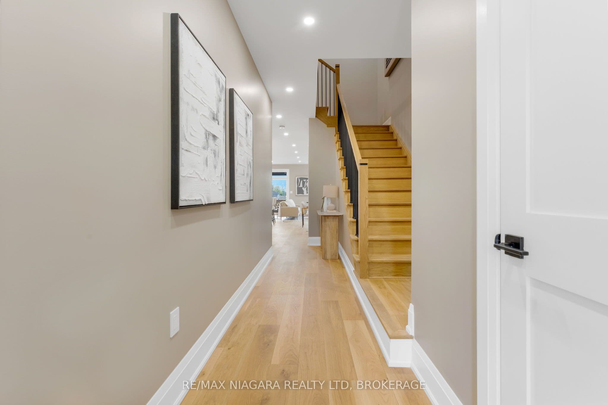 6200 Curlin Crescent, Niagara Falls, ON L2H 0B8