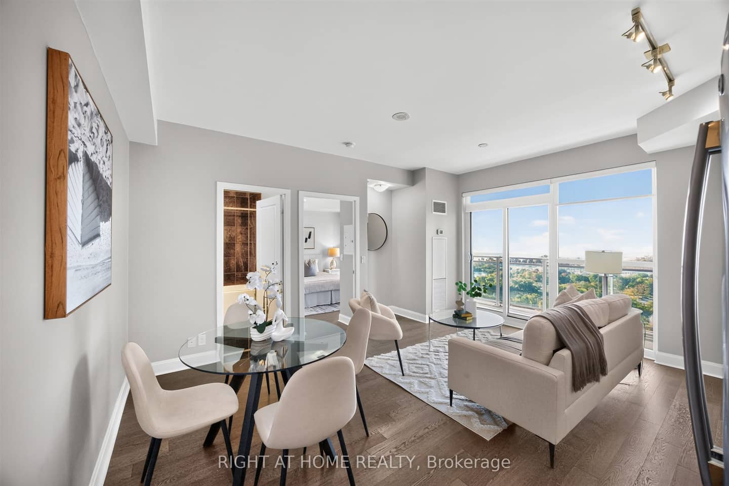 33 Shore Breeze Drive 1801, Toronto, ON M8V 0G1