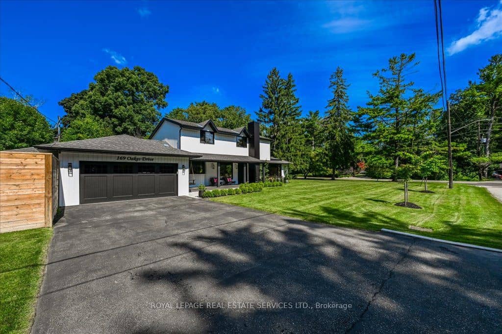 169 Oakes Drive, Mississauga, ON L5G 3M2