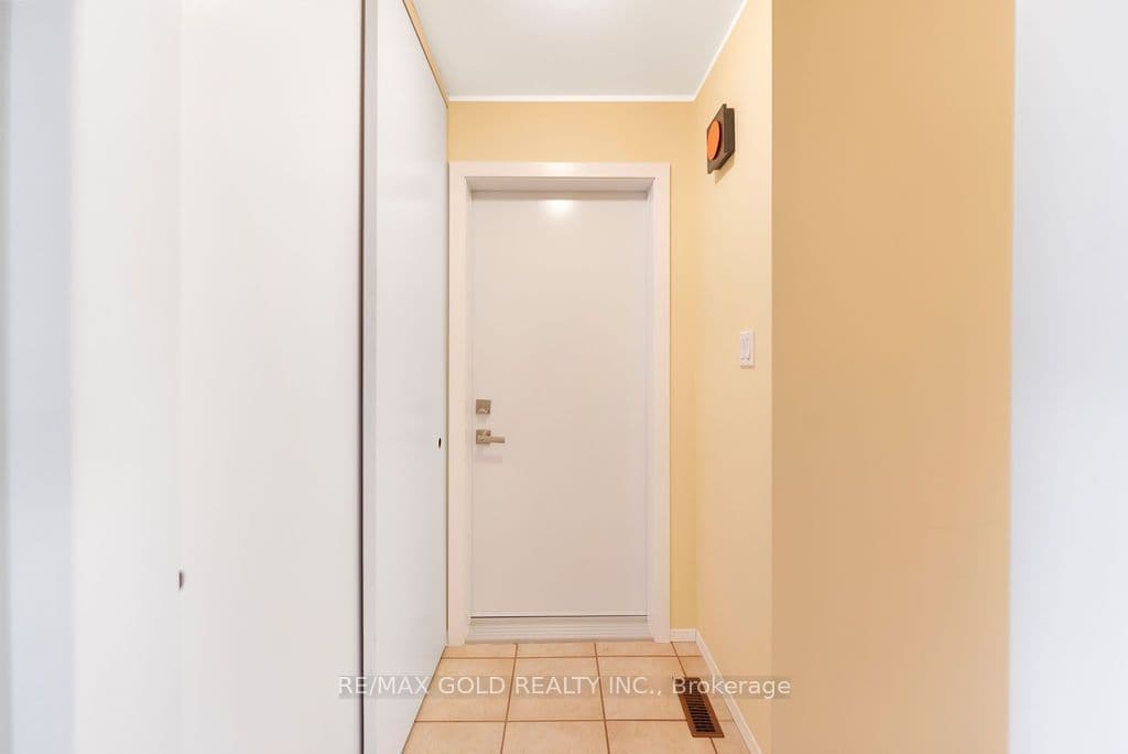 29 Carberry Crescent, Brampton, ON L6V 2G1