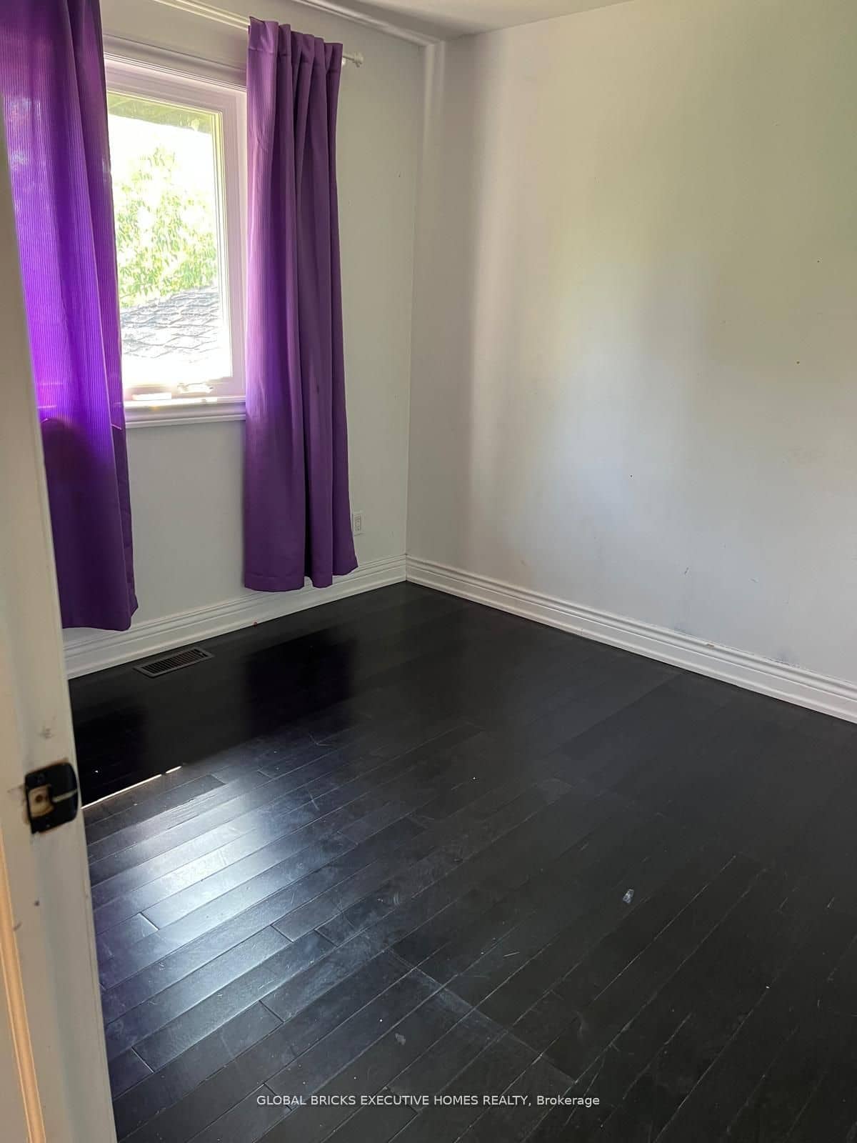 384 Ashbury Road, Oakville, ON L6K 2M7