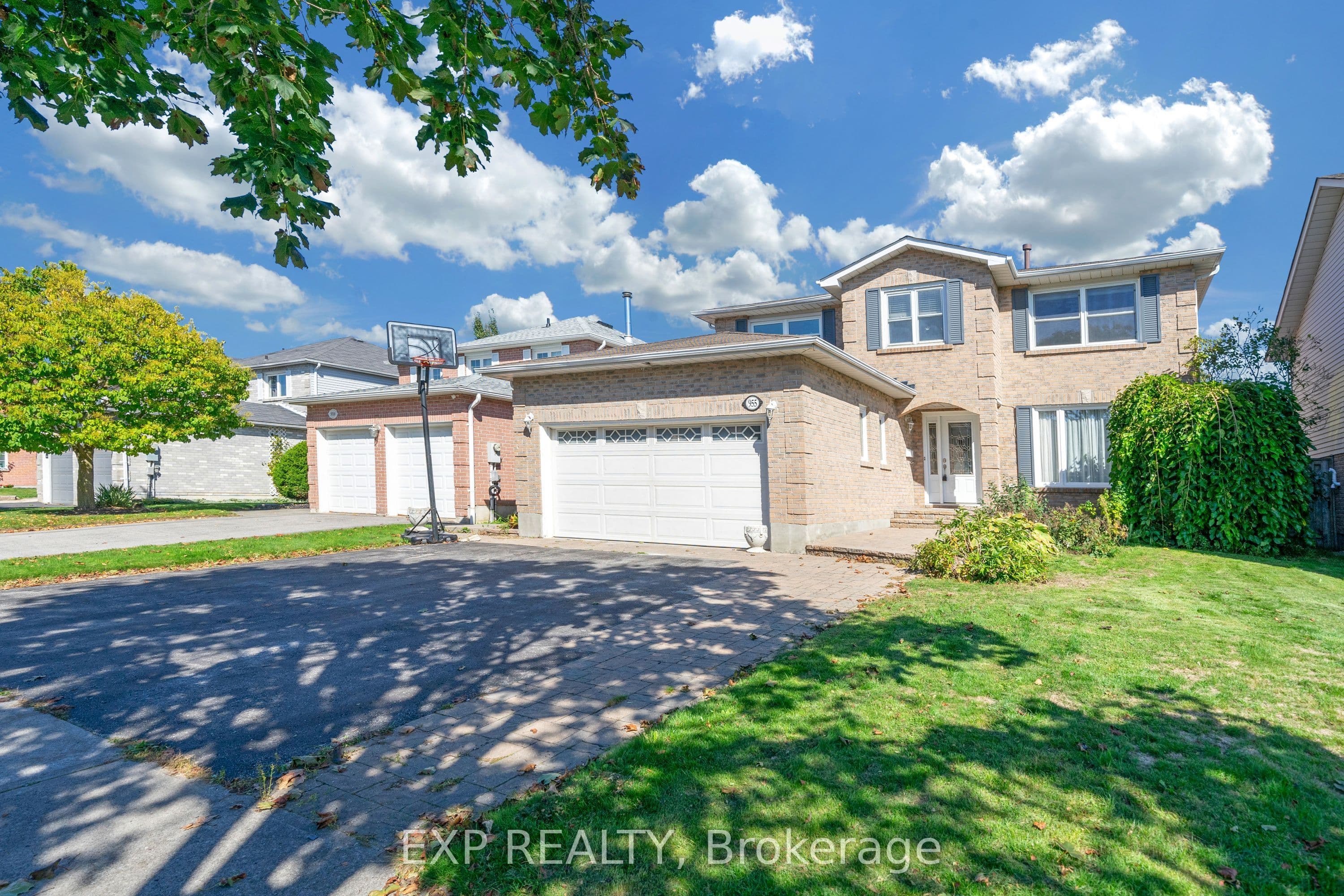 955 Snowbird Street, Oshawa, ON L1J 8J8