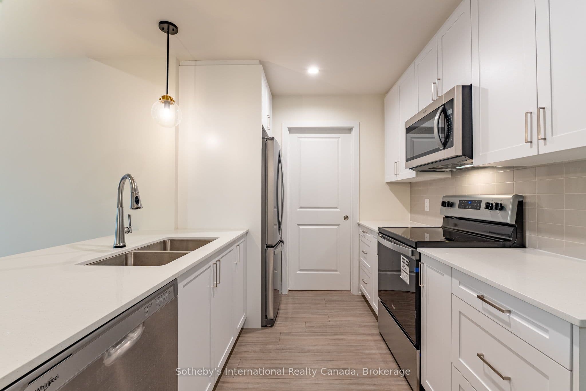 121 Mary Street 418, Clearview, ON L0M 1G0