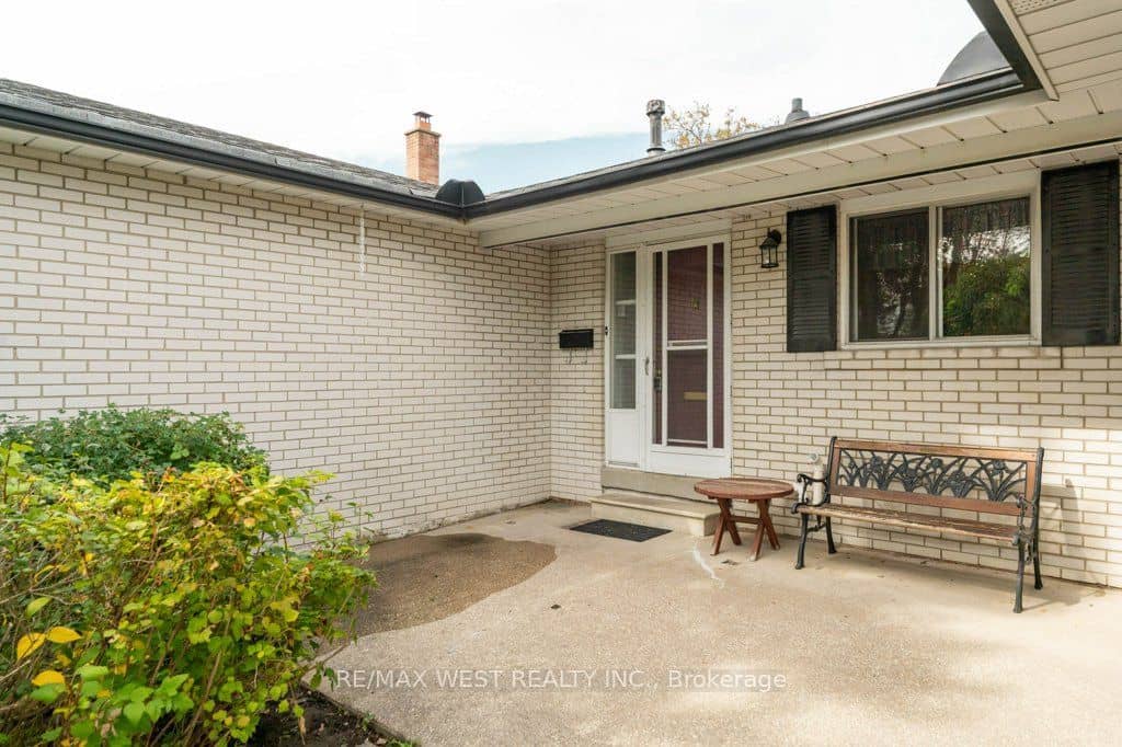 38 Albacore Crescent, Toronto, ON M1H 2L3