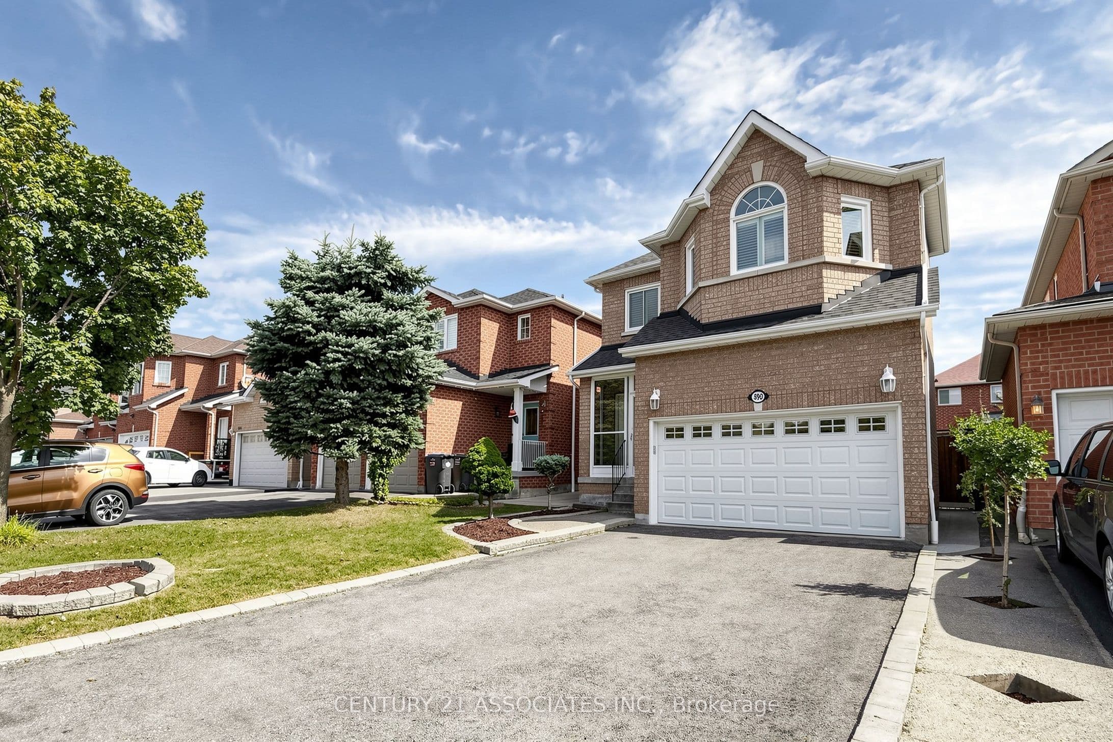 890 Blyleven Boulevard, Mississauga, ON L5V 2J3